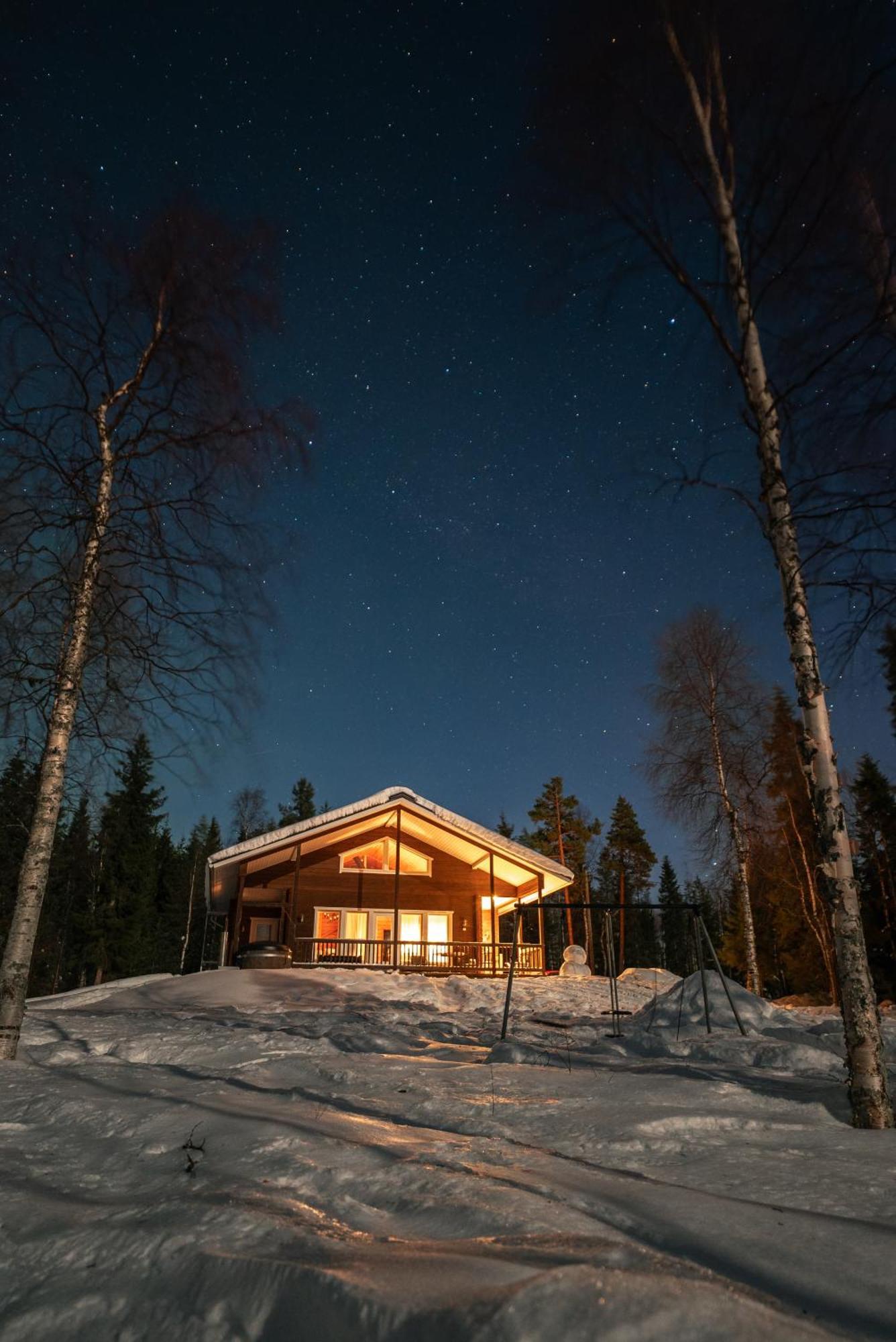 Napapiirin Jaervilomat Hotel Luukonniemi Exterior photo